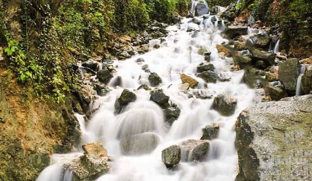 آبشار آب پری ، طبیعت گردی در تمام فصول