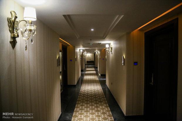 درگذشت باستان شناس پیشکسوت، اختلاف درباره نرخ اتاق هتلها